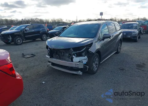 2024 Toyota Sienna Xle z USA, uszkodzony, nr VIN 5TDJRKEC3RS180402